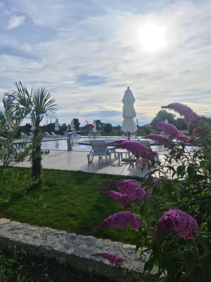 Imperial Resort Ulcinj Buitenkant foto